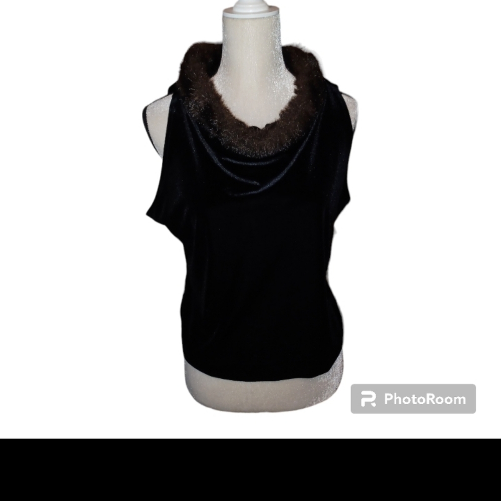 Vintage Black Velvet blouse with fur collar